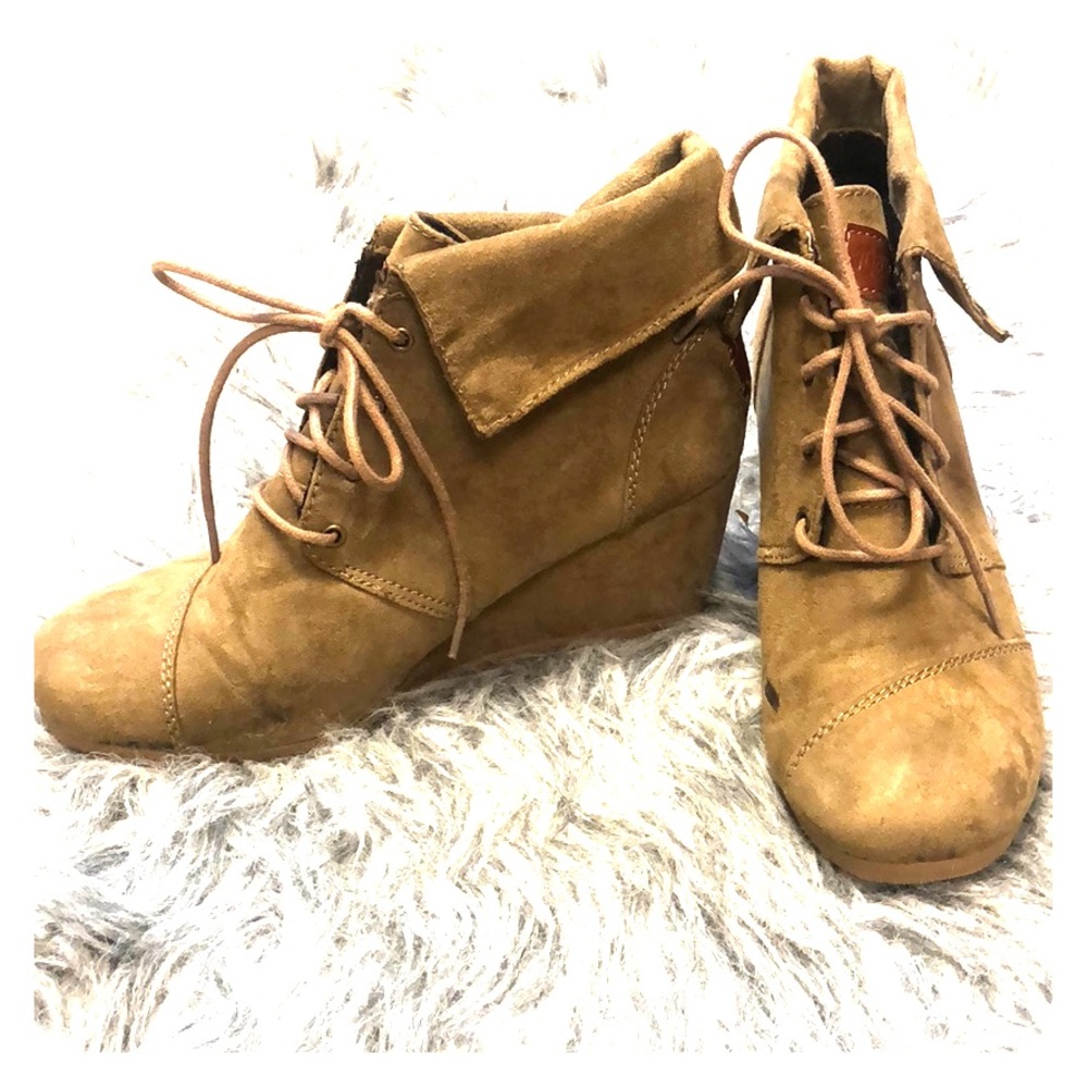 MadLove Brown Wedges